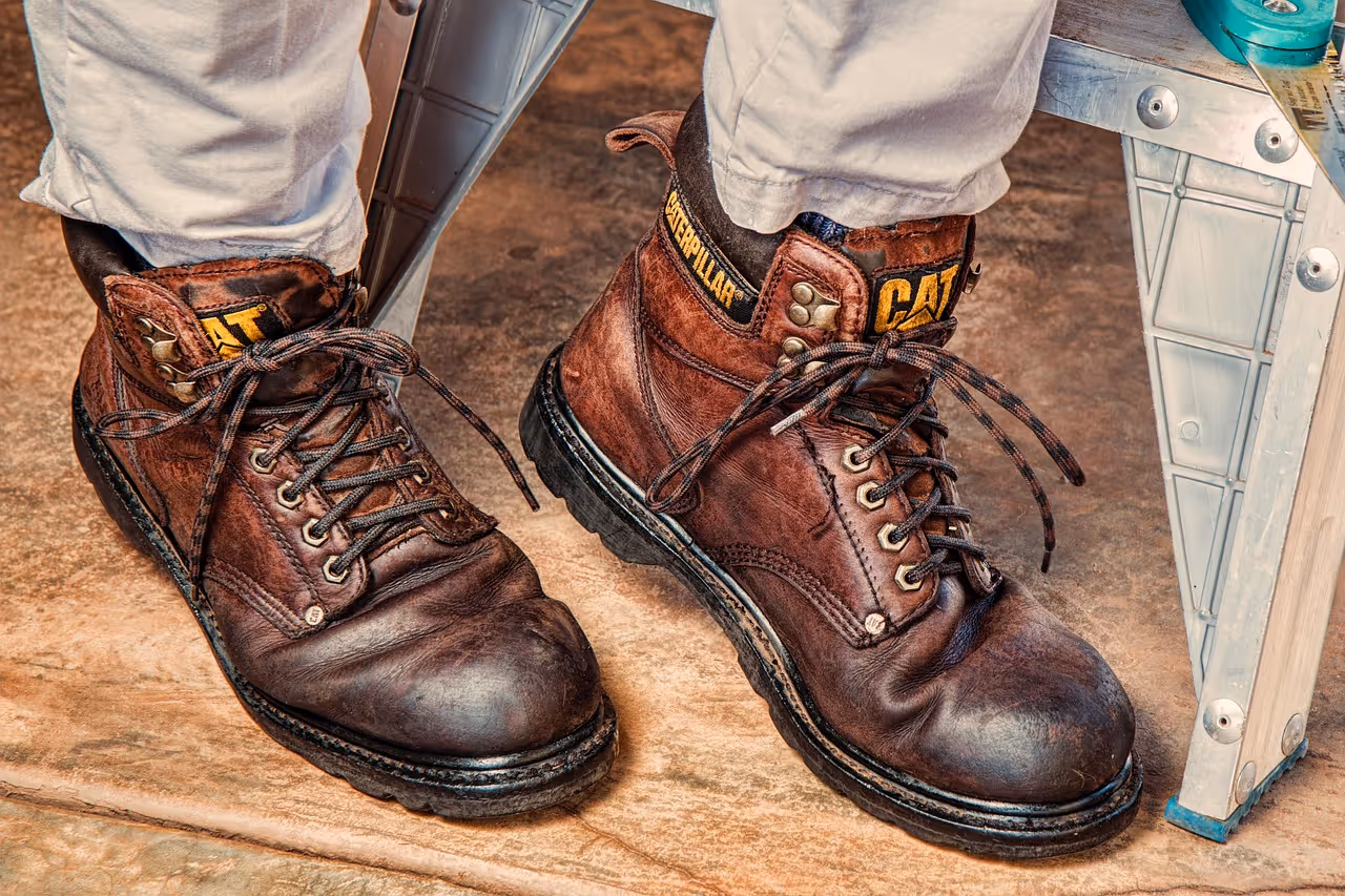 Dettaglio di scarpe antinfortunistiche